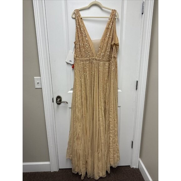 Mac Duggal Size 22 Gold 10700 Deep V-Neck Sequin Gown Maxi Prom Formal dress New - Picture 8 of 14